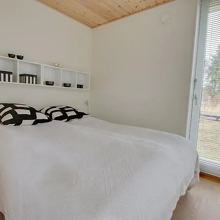Three-bedroom Holiday In * Hals